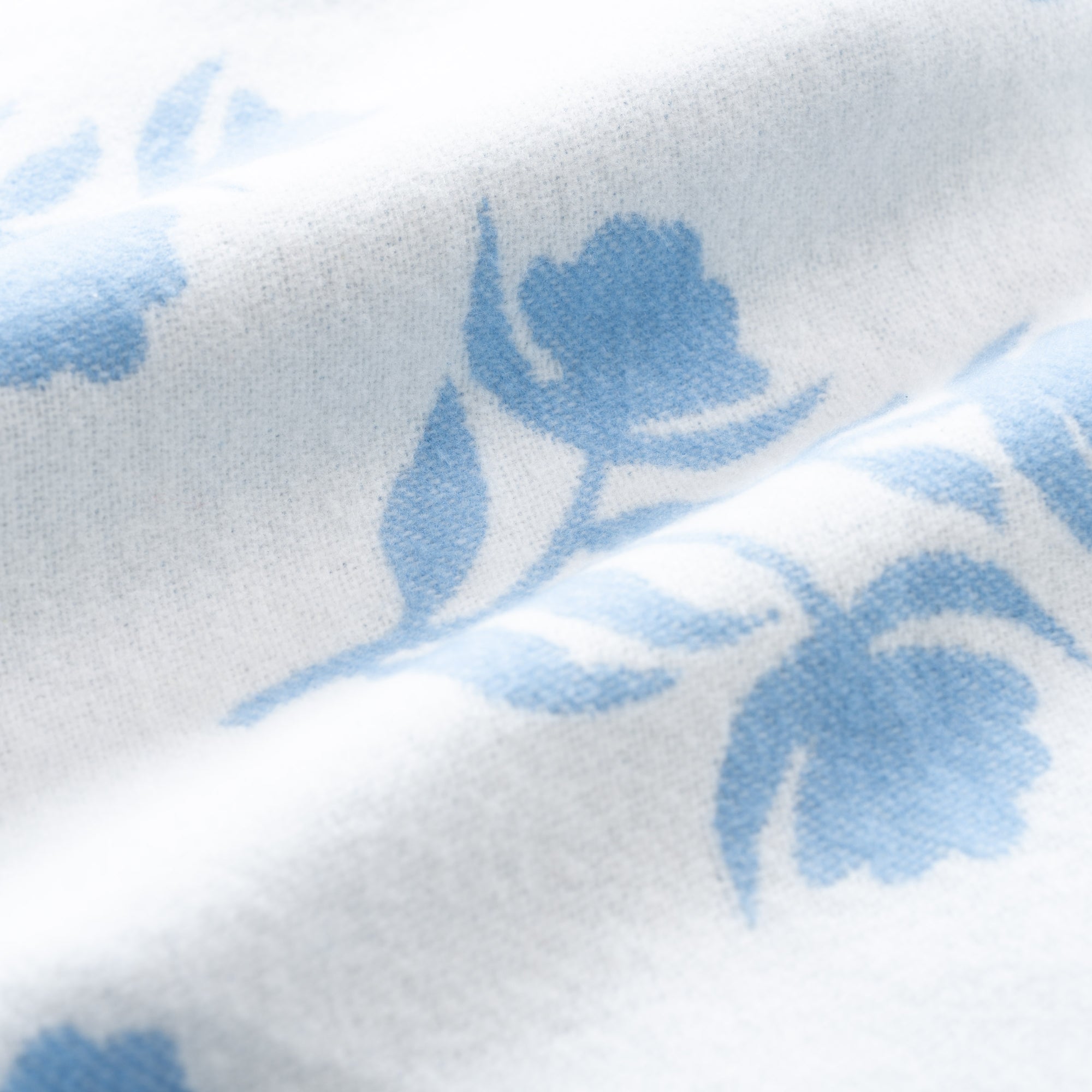 Niceane Flowers, Blue Floral Throw Blanket, Woven Flowers with Piping, 50&quot;x70&quot;