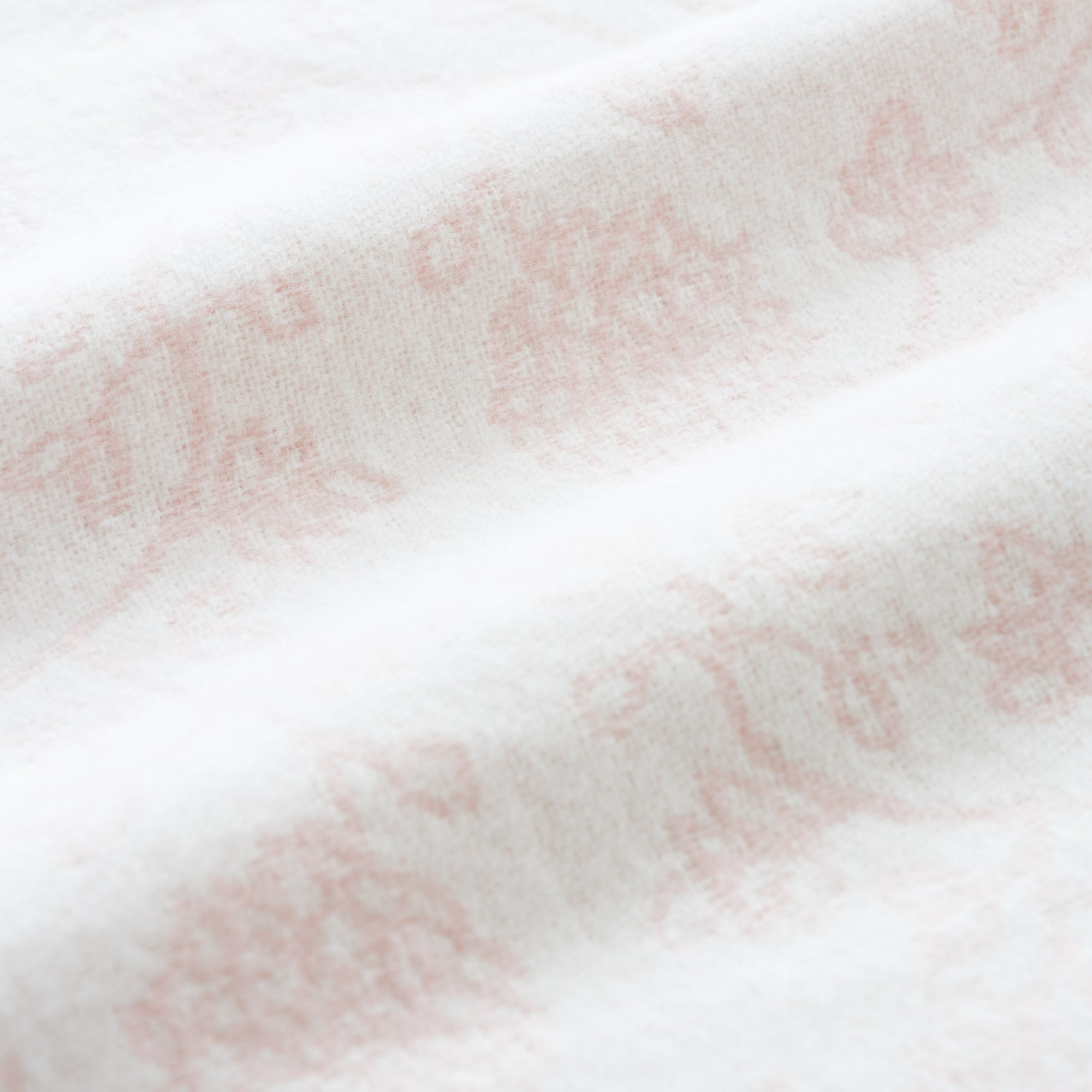 Avinelle Dahlia, Pink Throw Blanket, Woven Dahlia with Scalloped Border, 50&quot;x70&quot;