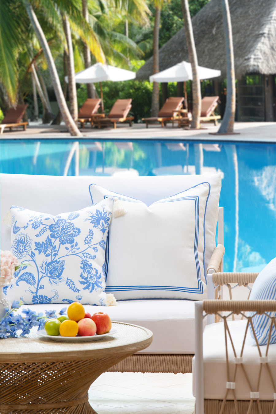 Coastal Indoor Outdoor Pillow Cover, Floral Tassel, Cornflower Blue, 18