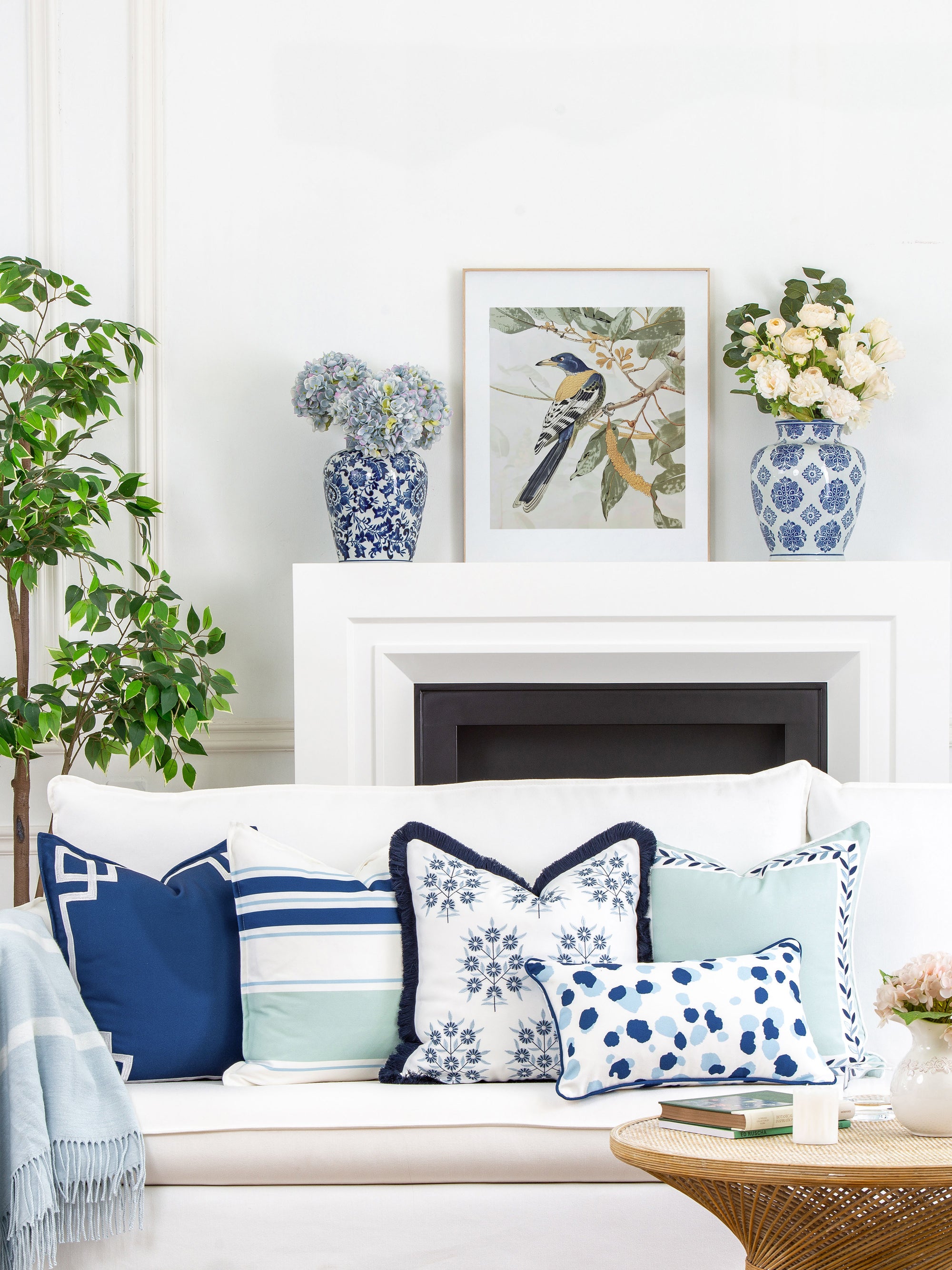 Coastal Indoor Outdoor Lumbar Pillow Cover, Leopard with Piping, Navy Blue, 12&quot;x20&quot;