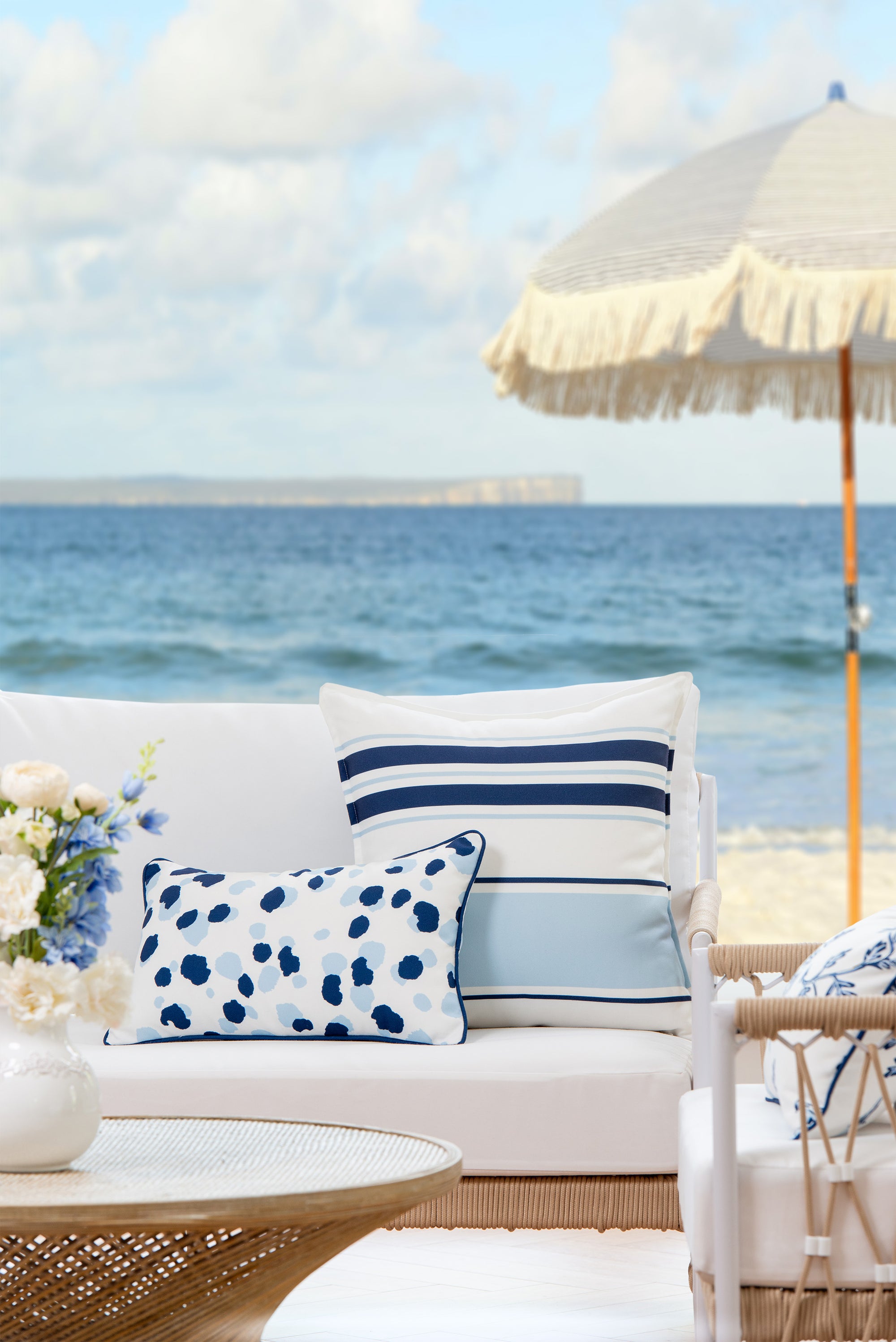 Coastal Indoor Outdoor Lumbar Pillow Cover, Leopard with Piping, Navy Blue, 12&quot;x20&quot;