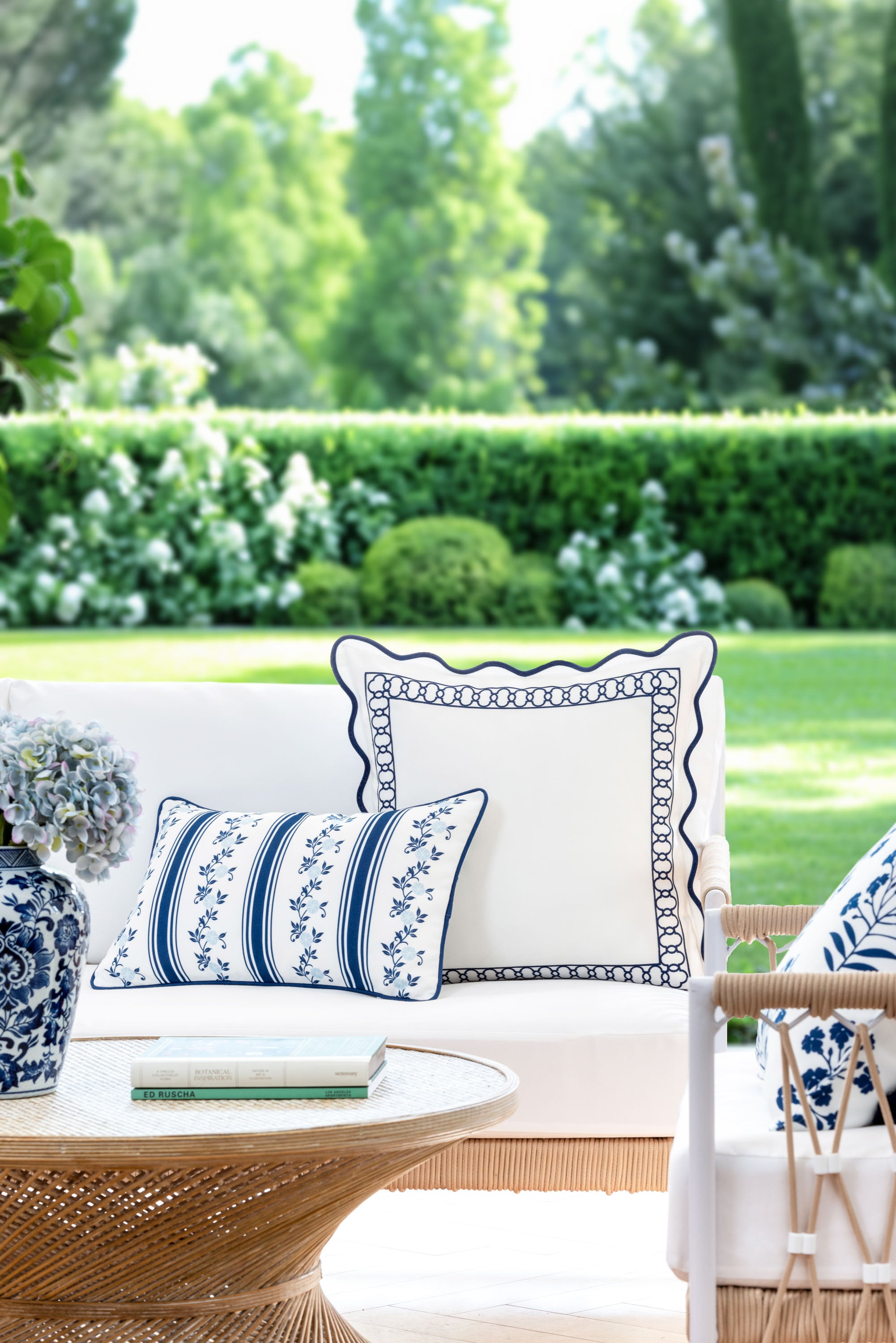 Coastal Navy Blue Outdoor Pillow Cover, Stripe Floral, Navy Blue