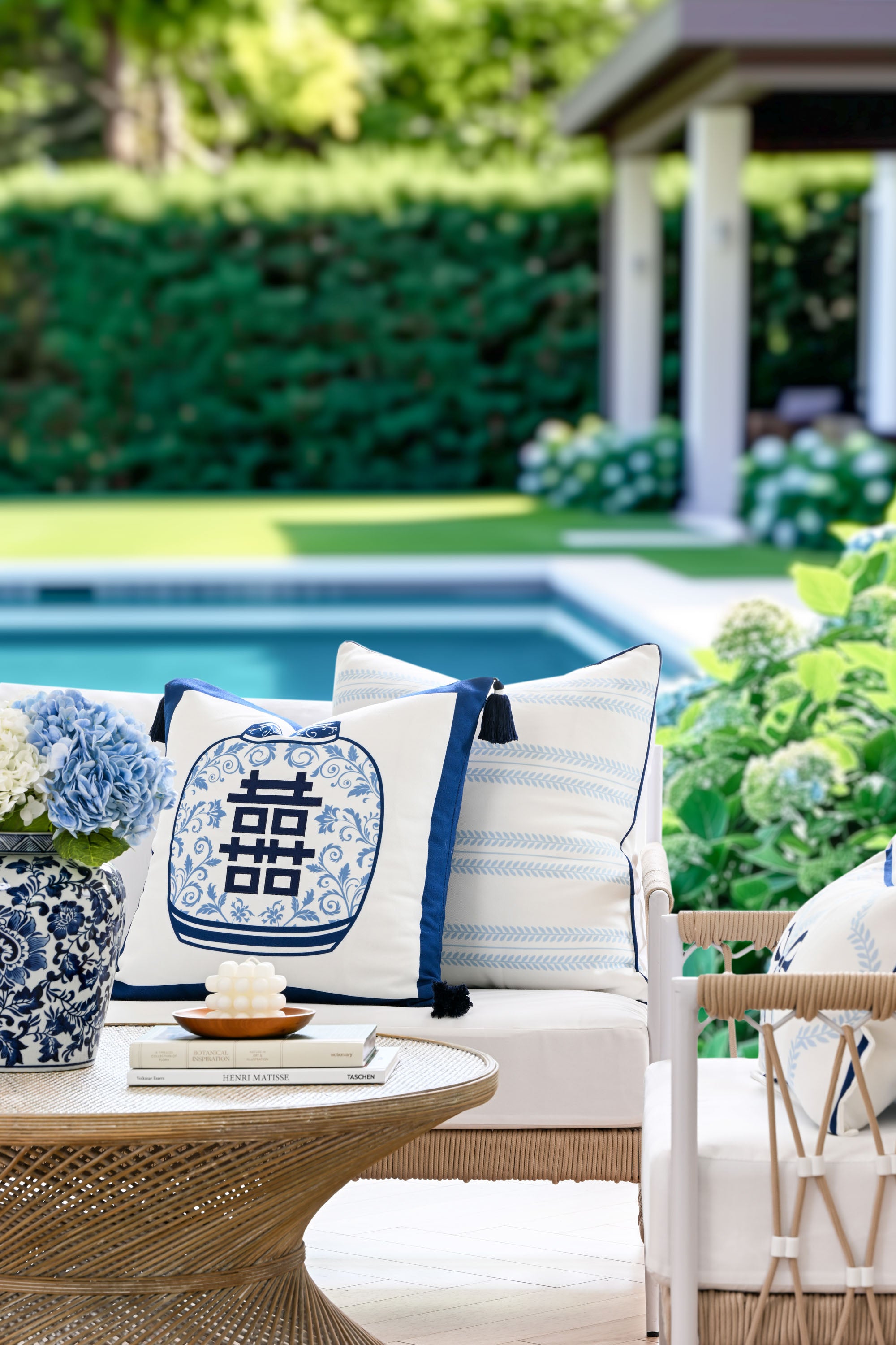 Verdra Leaf Striped, Indoor/Outdoor Baby Blue Striped Pillow Cover, with Piping, 22&quot;x22&quot;