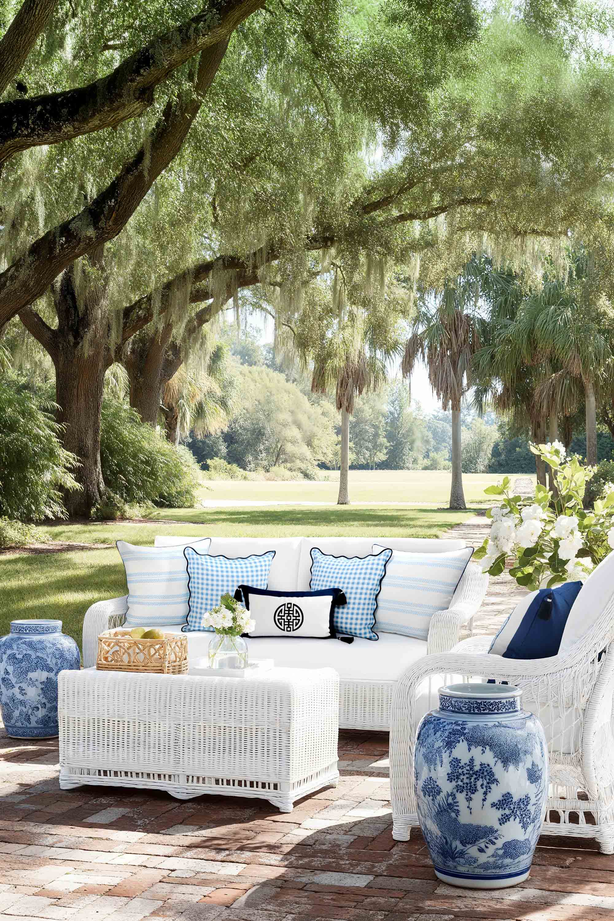 Verdra Leaf Striped, Indoor/Outdoor Baby Blue Striped Pillow Cover, with Piping, 22&quot;x22&quot;