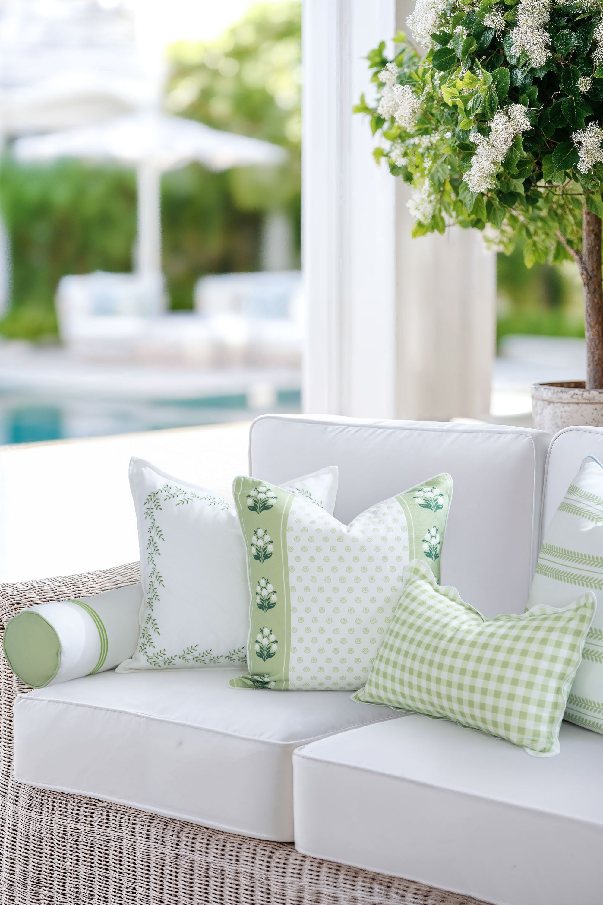 Verdra, Indoor/Outdoor Grass Green Striped Pillow Cover, with Piping, 22"x22"