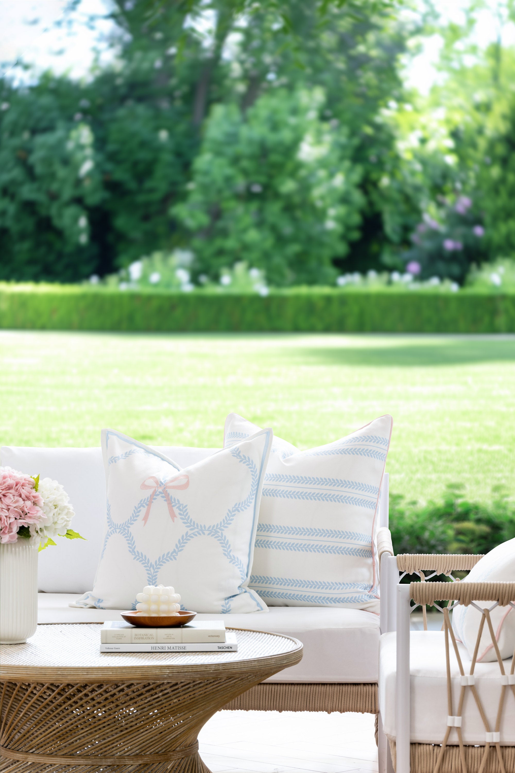 Verdra Leaf Striped, Indoor/Outdoor Blue Striped Pillow Cover, with Piping, 22&quot;x22&quot;