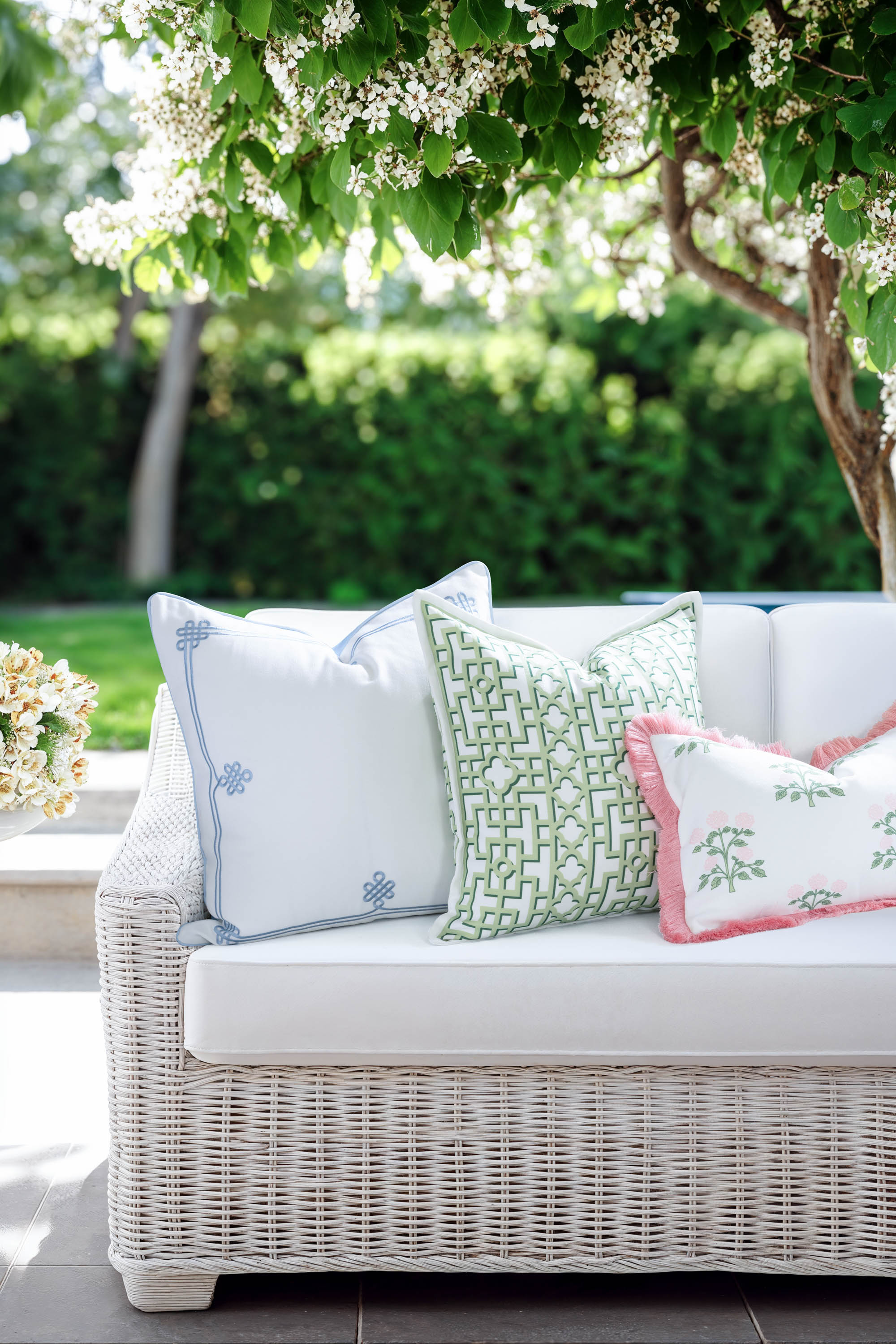 Gridelle, Indoor/Outdoor Grass Green Pillow Cover, with Flanged Border, 20"x20"