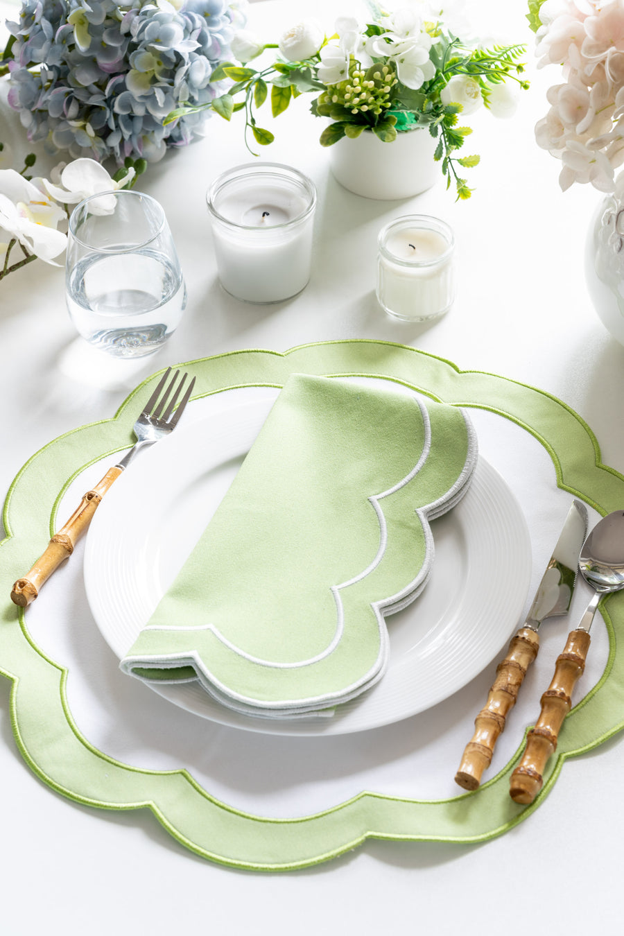 Coastal Indoor Outdoor Round Scalloped Placemat Set of 4, Solid, Green, 16 inch