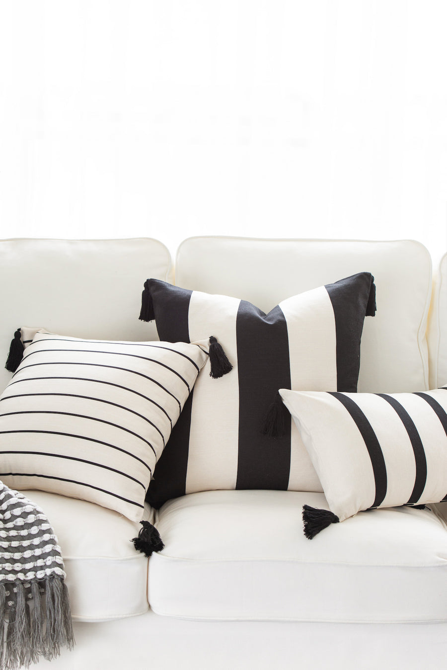 Modern Boho Outdoor Pillow Cover, Malta, Striped Tassel, Black, 20