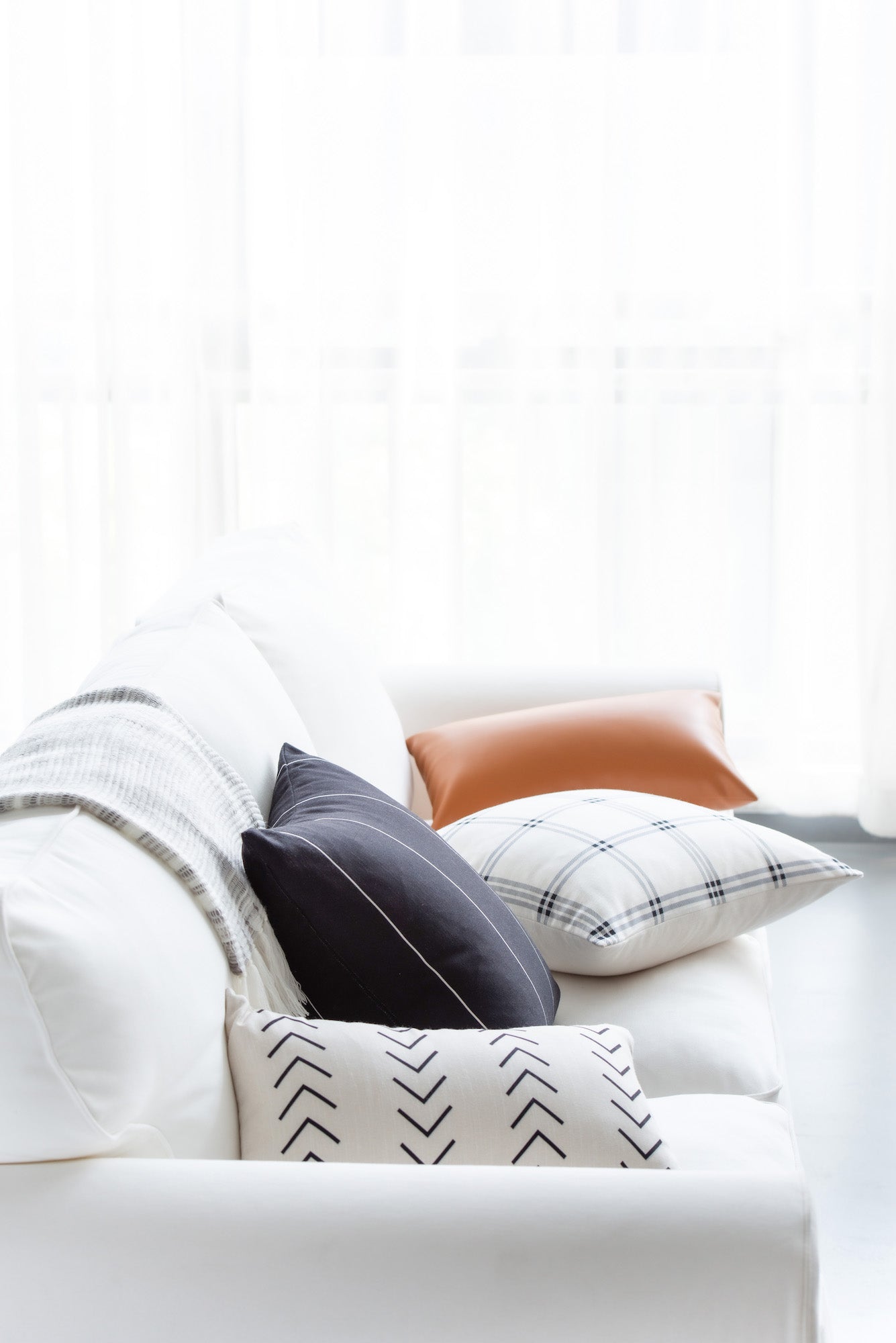 Black Outdoor Pillows, Modern Boho, Striped Hofdeco