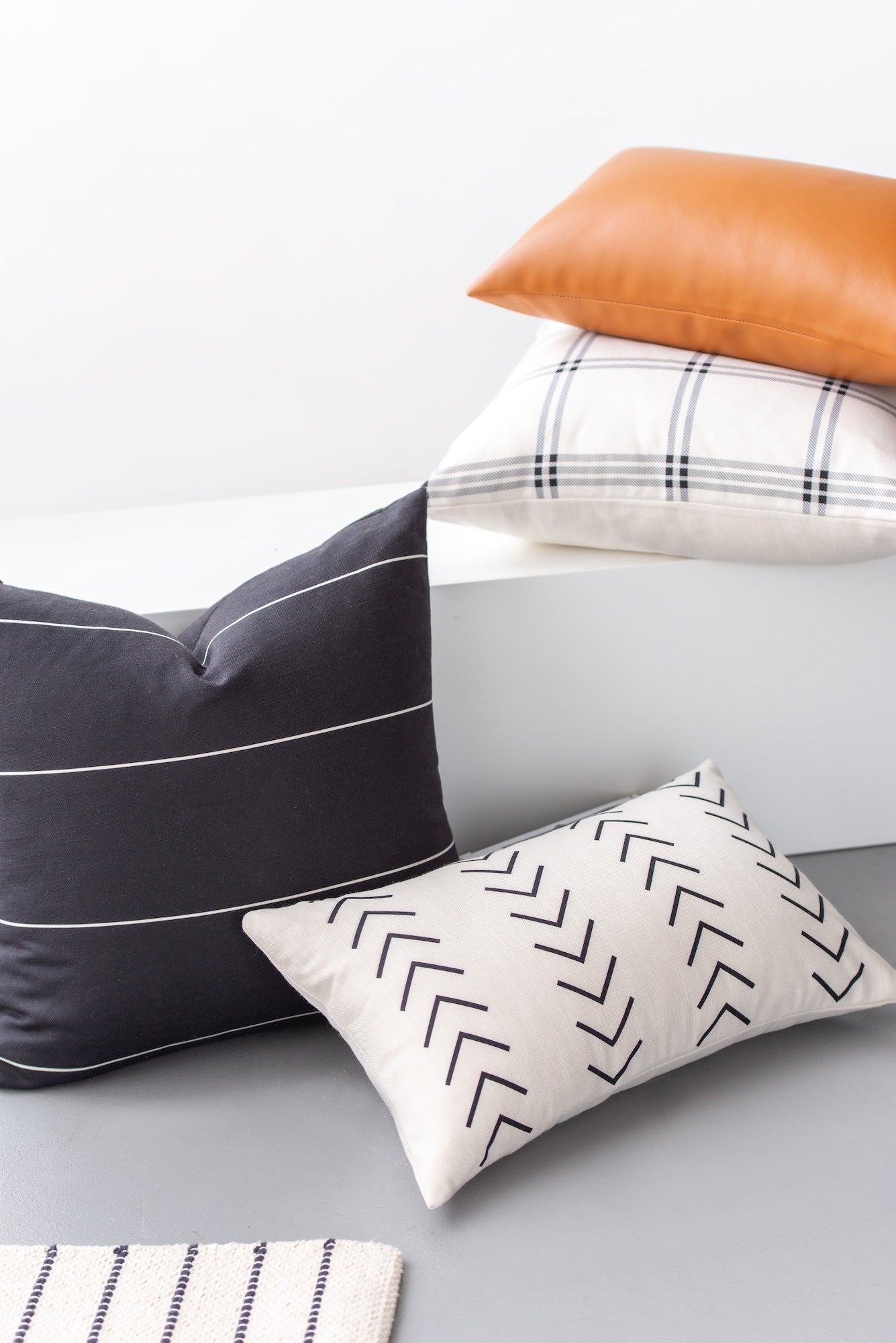 Black Outdoor Pillows, Modern Boho, Striped Hofdeco
