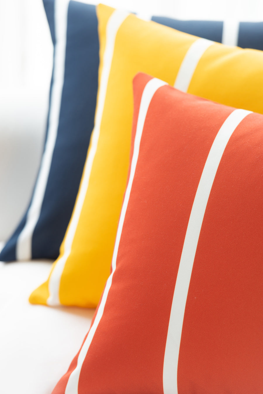 Classic Outdoor Pillow Cover, Dark Navy Blue Wide Striped, 20