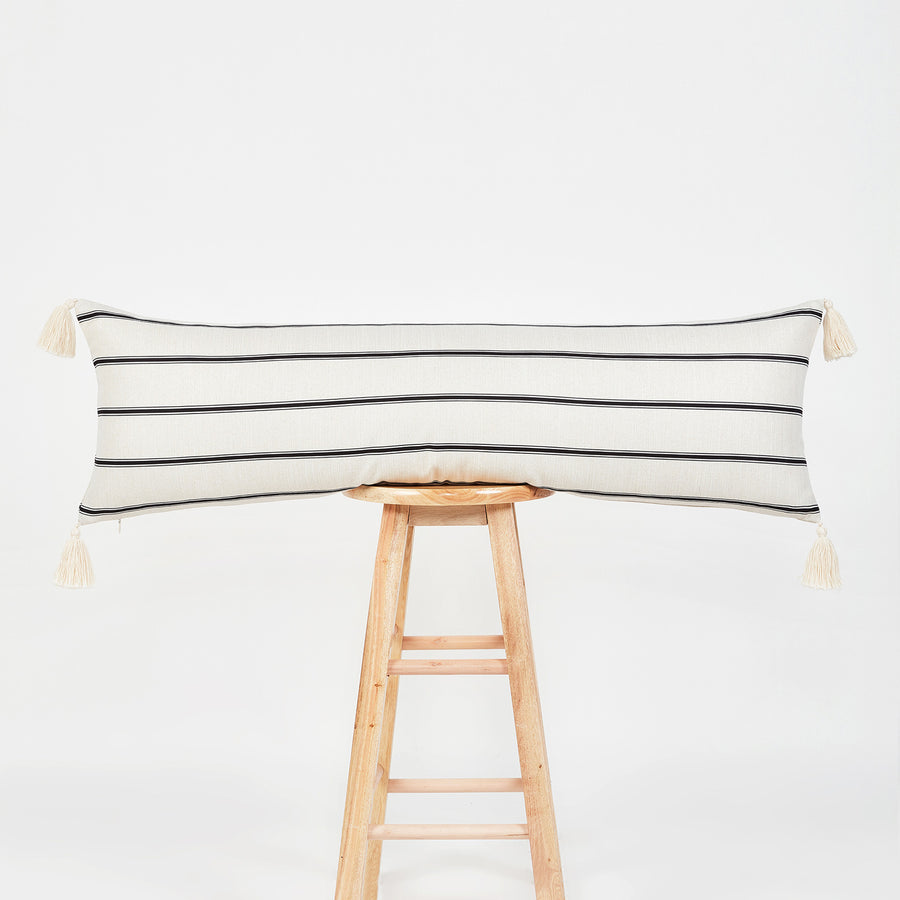 black and white throw pillows