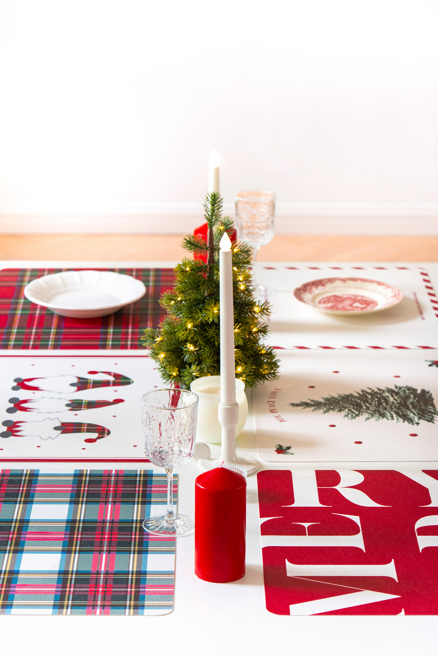 Christmas Vegan Leather Placemat, Stewart Plaid, Red, 14