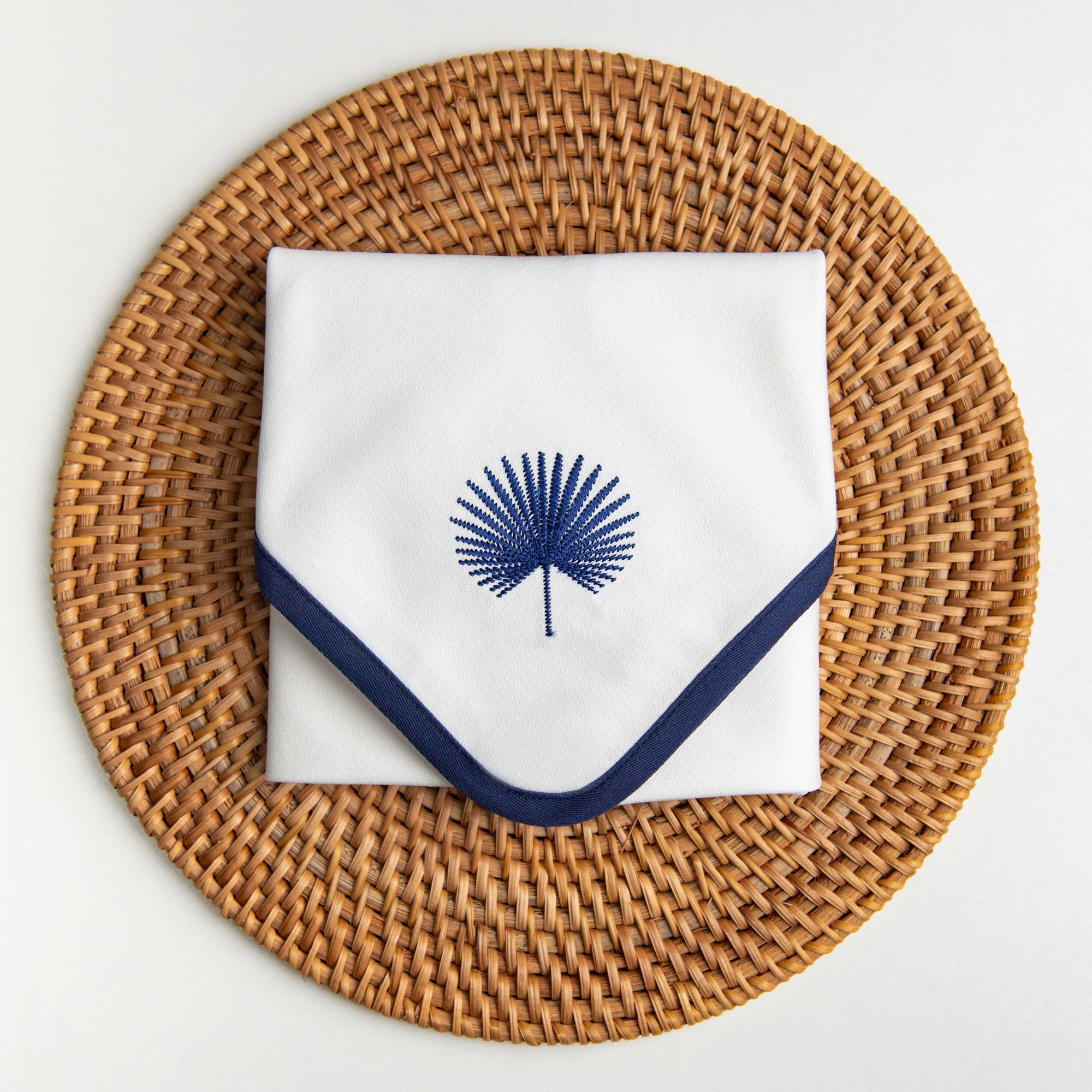 white cloth napkins