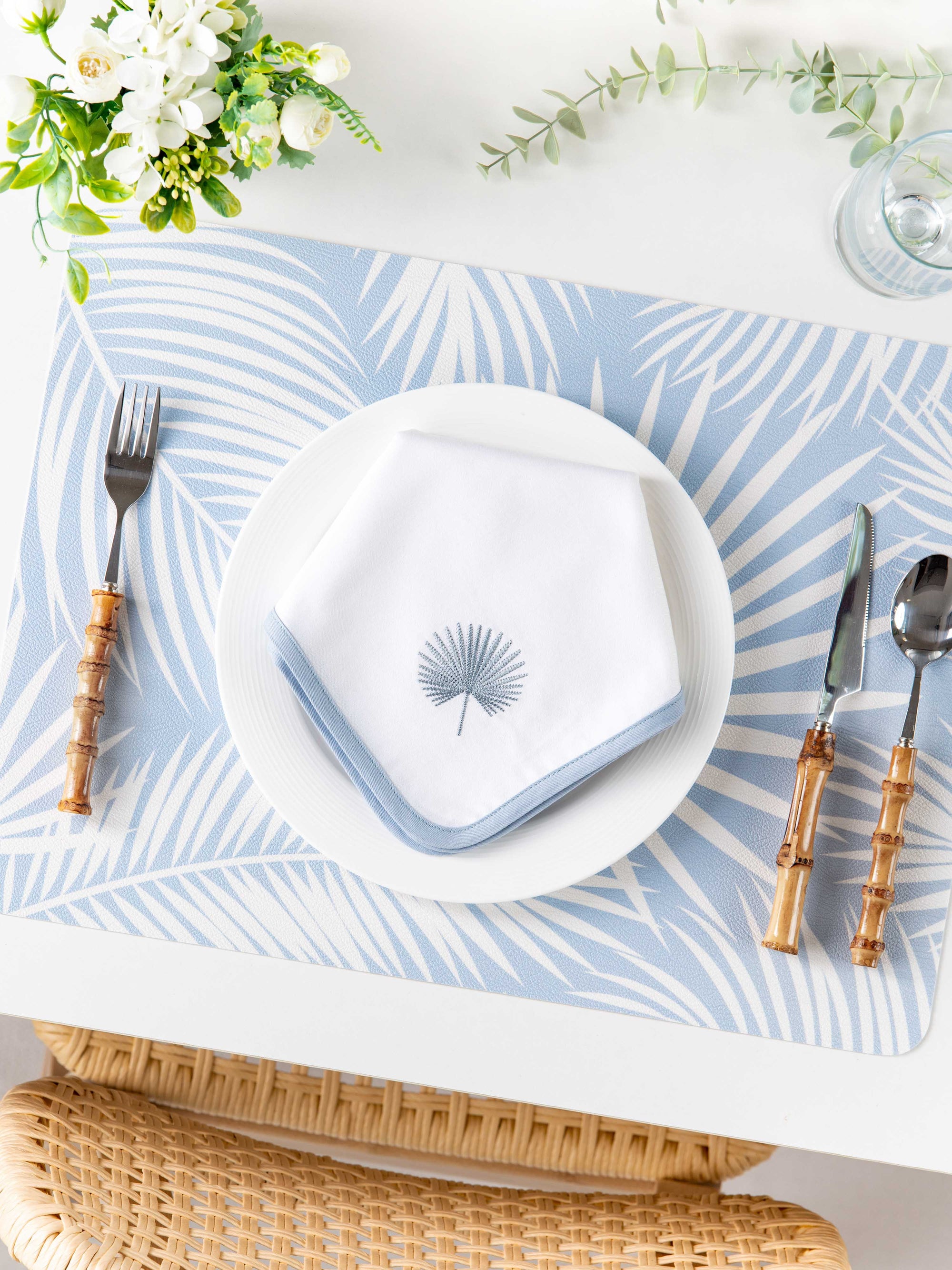 white napkins