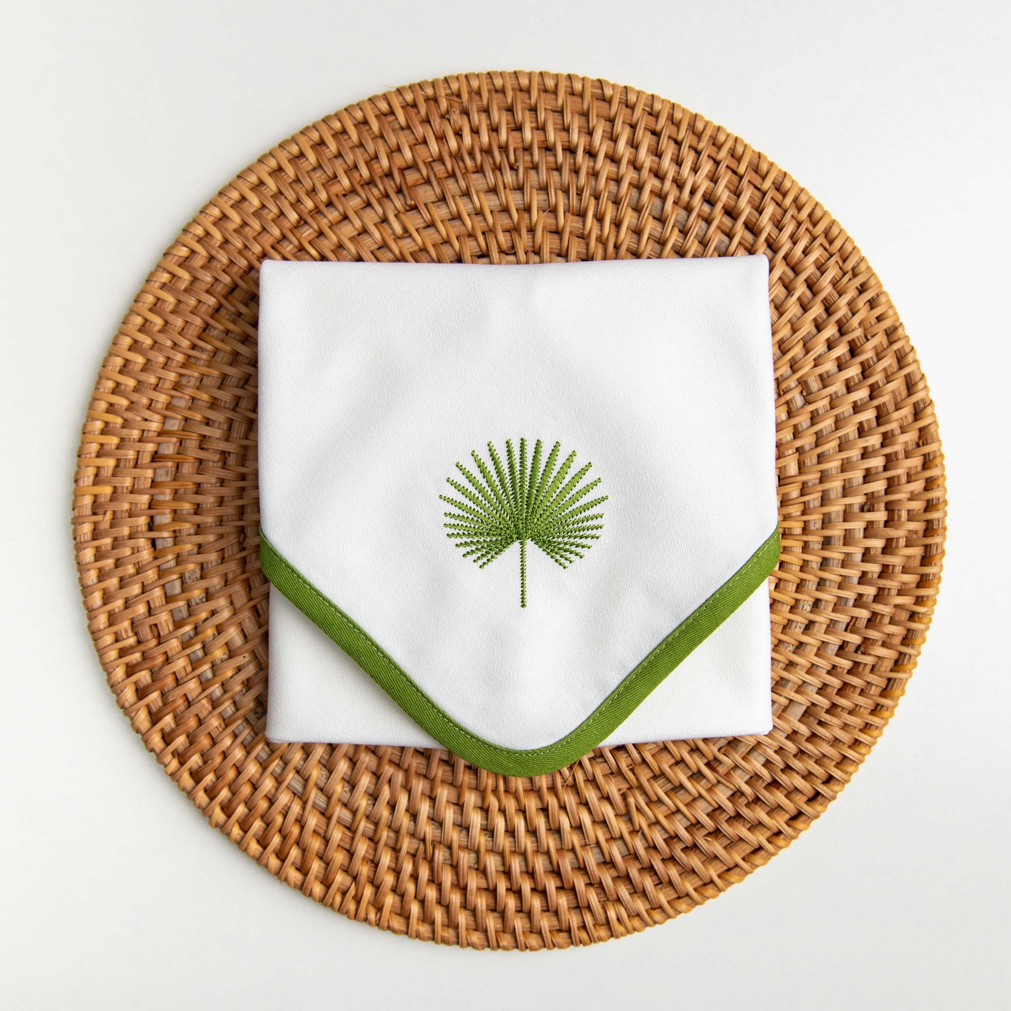 white cloth napkins