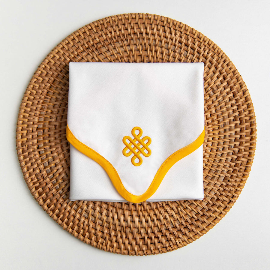 white cloth napkins