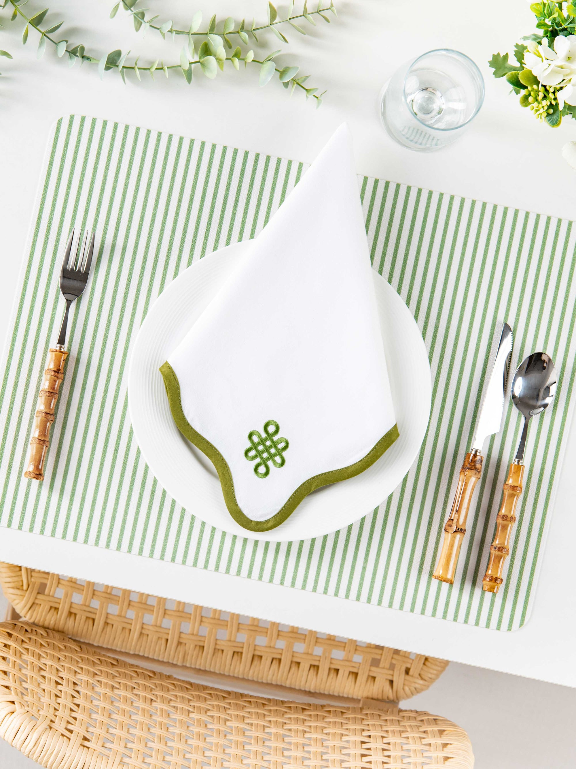 white napkins