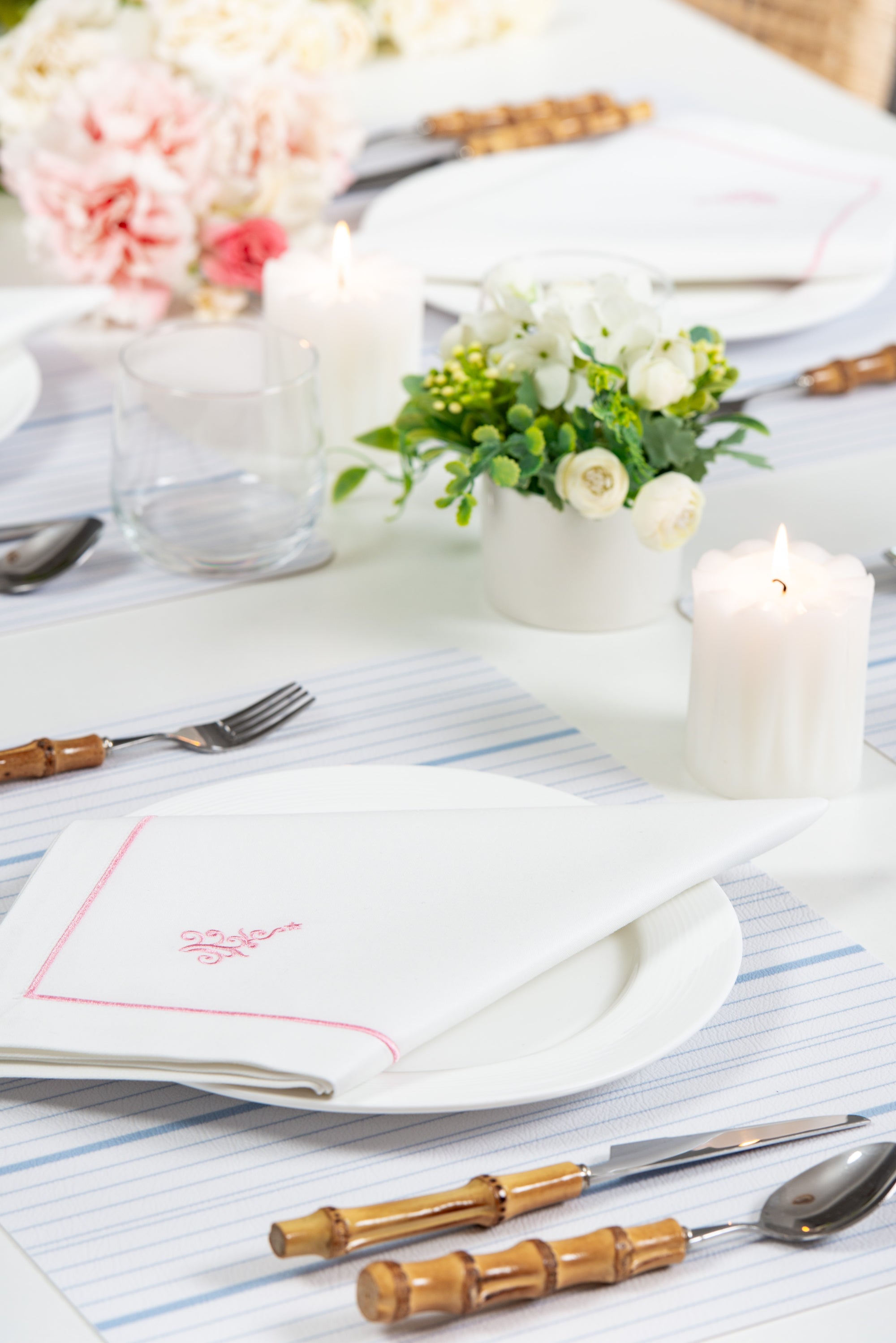 Holiday table decor